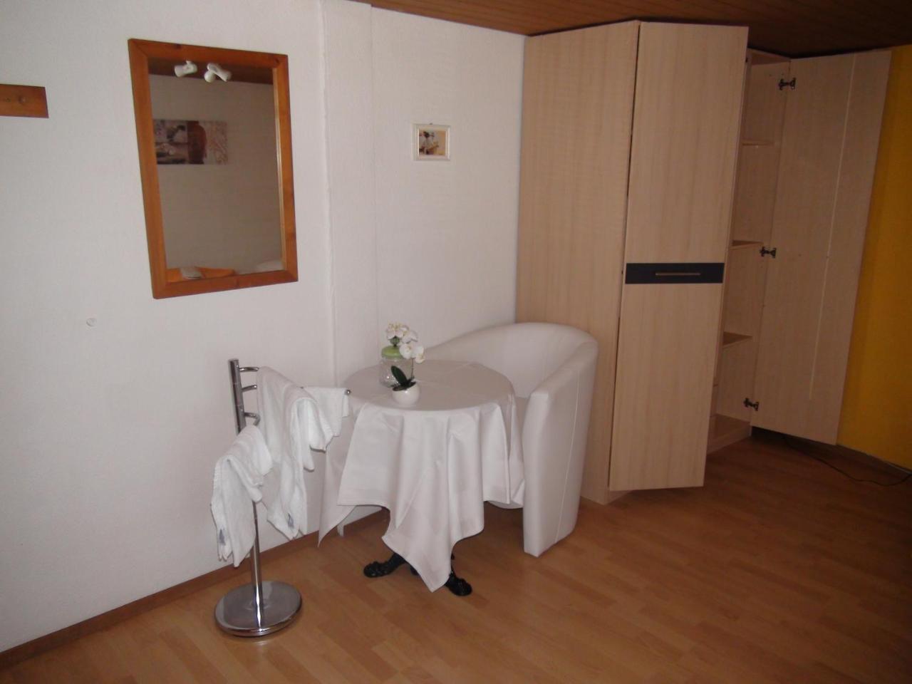 Freihof Embrach Bed & Breakfast ภายนอก รูปภาพ