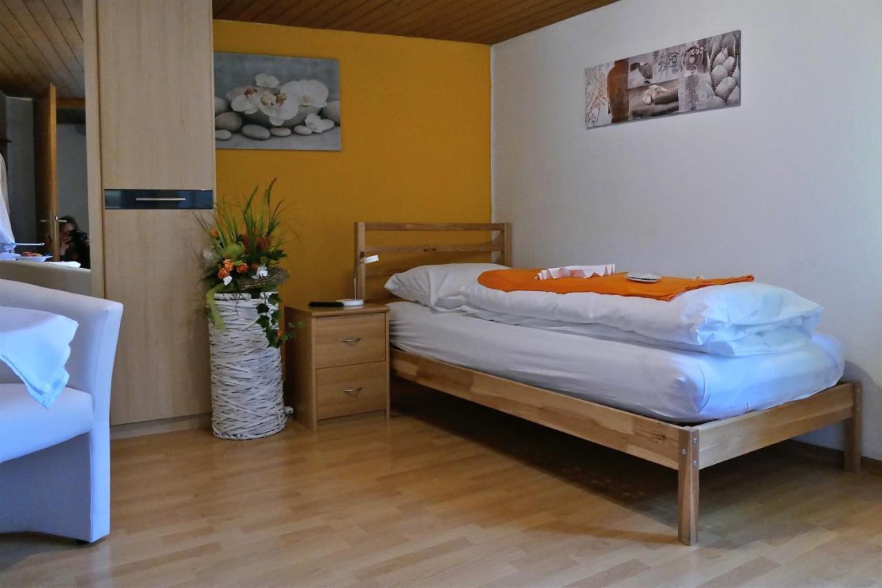 Freihof Embrach Bed & Breakfast ภายนอก รูปภาพ
