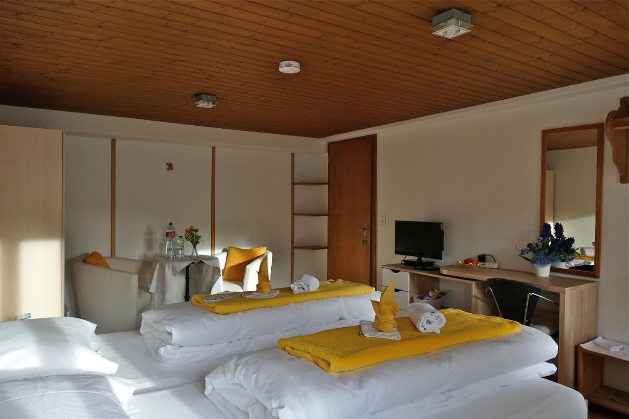 Freihof Embrach Bed & Breakfast ภายนอก รูปภาพ